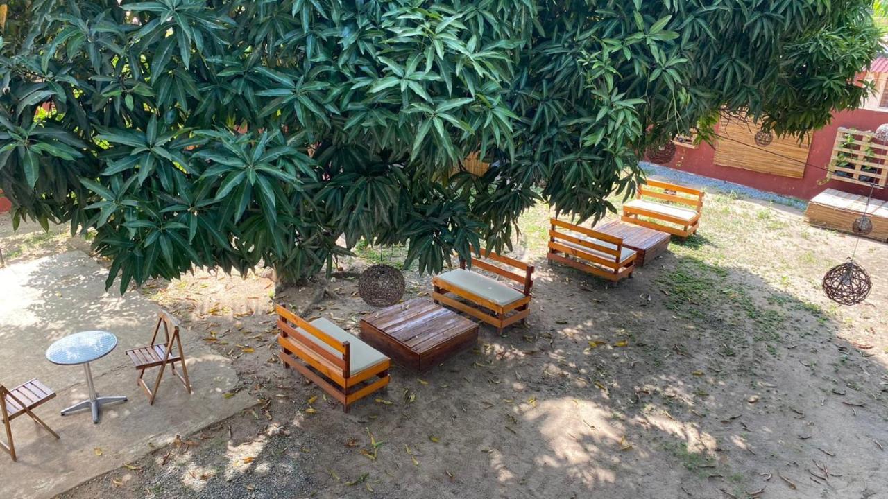 Luau Pousada E Hostel Прая до Франсес Екстериор снимка
